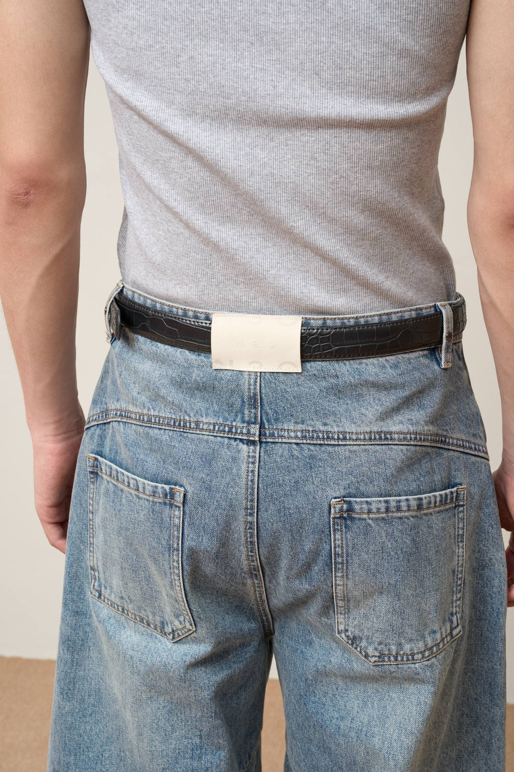 Vol.3 Ch.2 Relaxed Curved-Seam Jeans