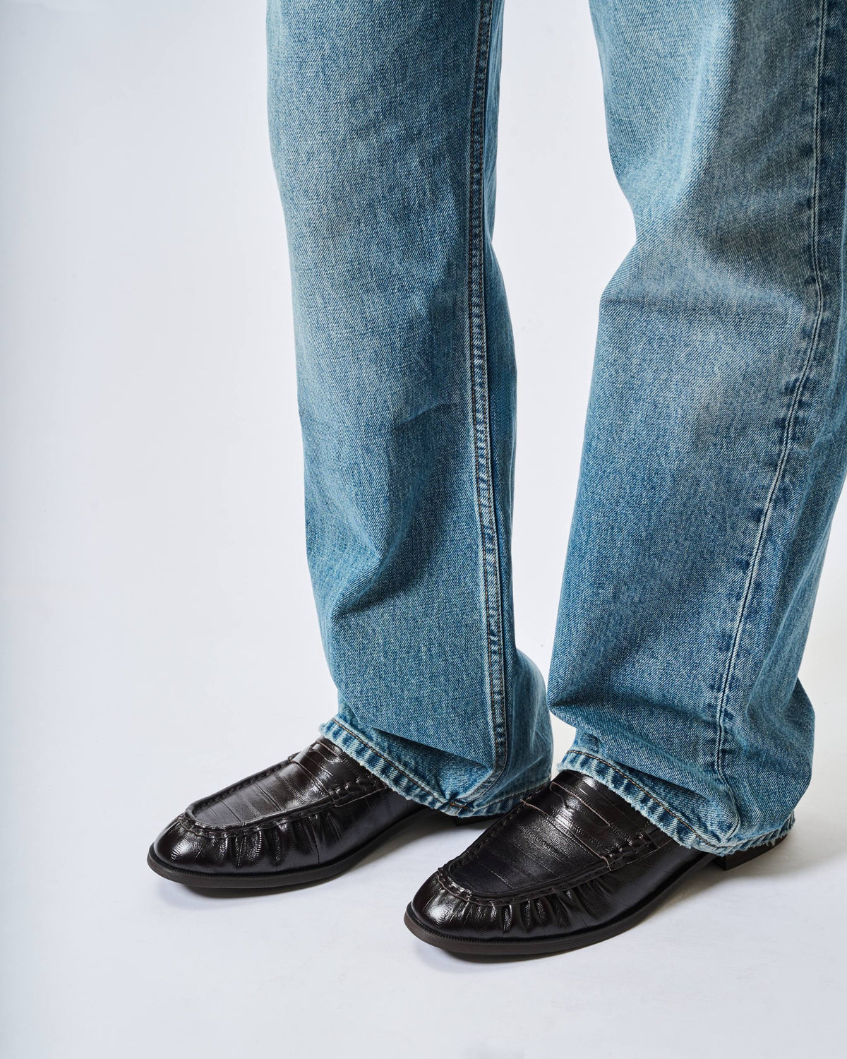 Clean-Cut High-Rise Jeans