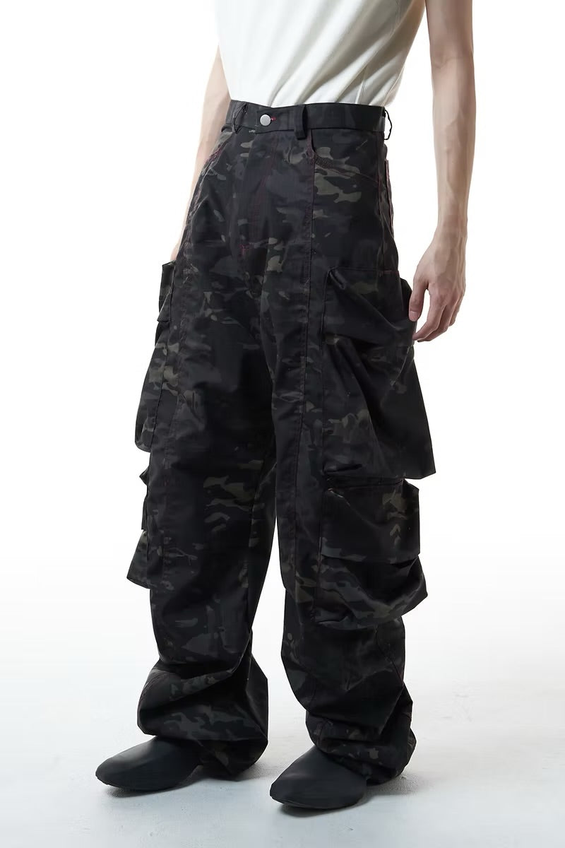 DOUBLE BACK Camo Curved Pants
