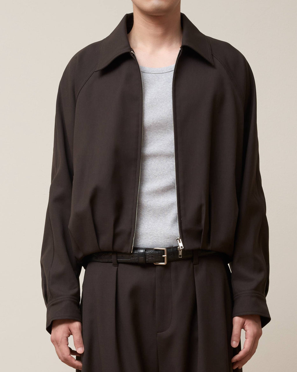 Vol.3 Ch.2 Pleated Curved Wide-Leg Trousers
