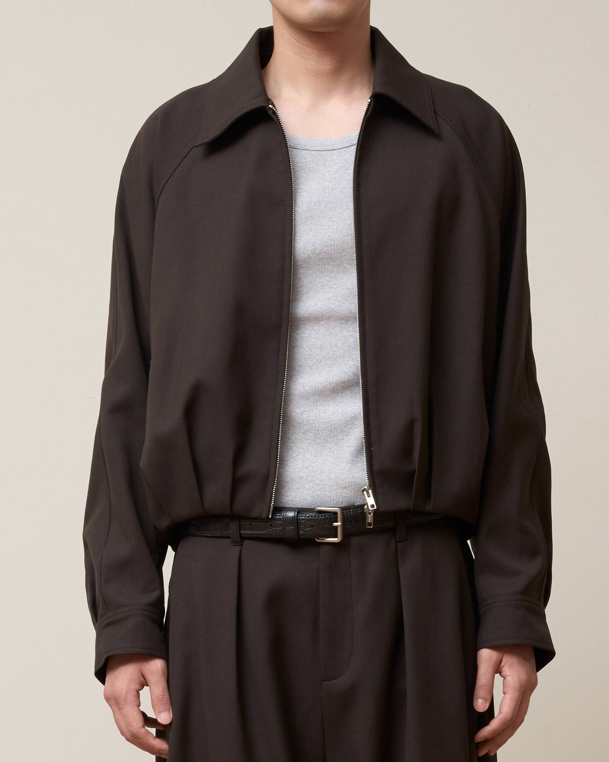 Vol.3 Ch.2 Pleated Curved Wide-Leg Trousers