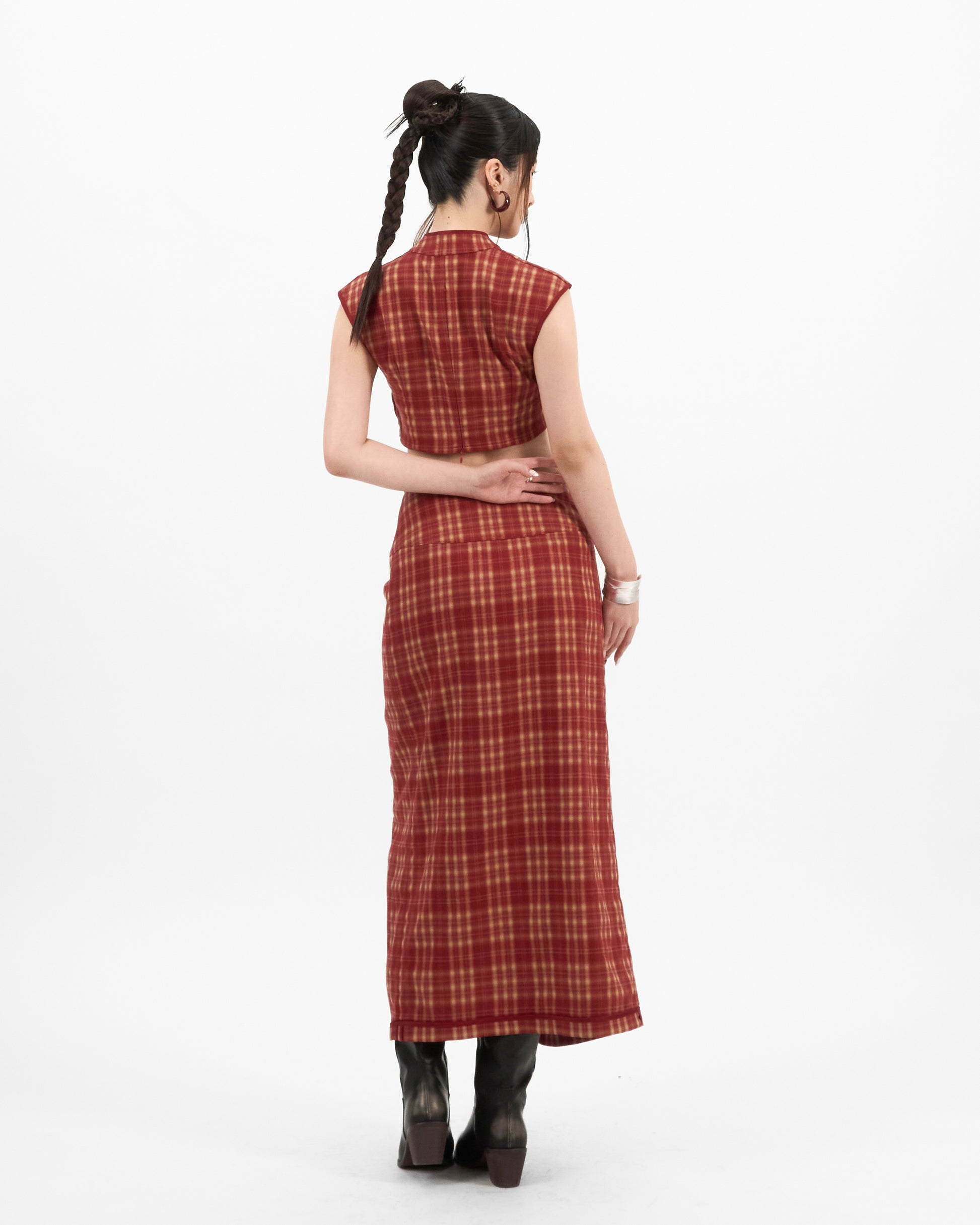 VOL.3_CH.1 Plaid Skirt