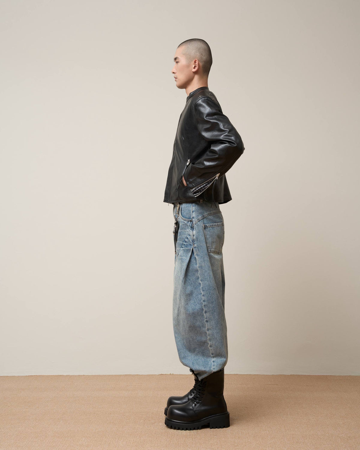 Vol.3 Ch.2 Plaid-lined Leather Jacket