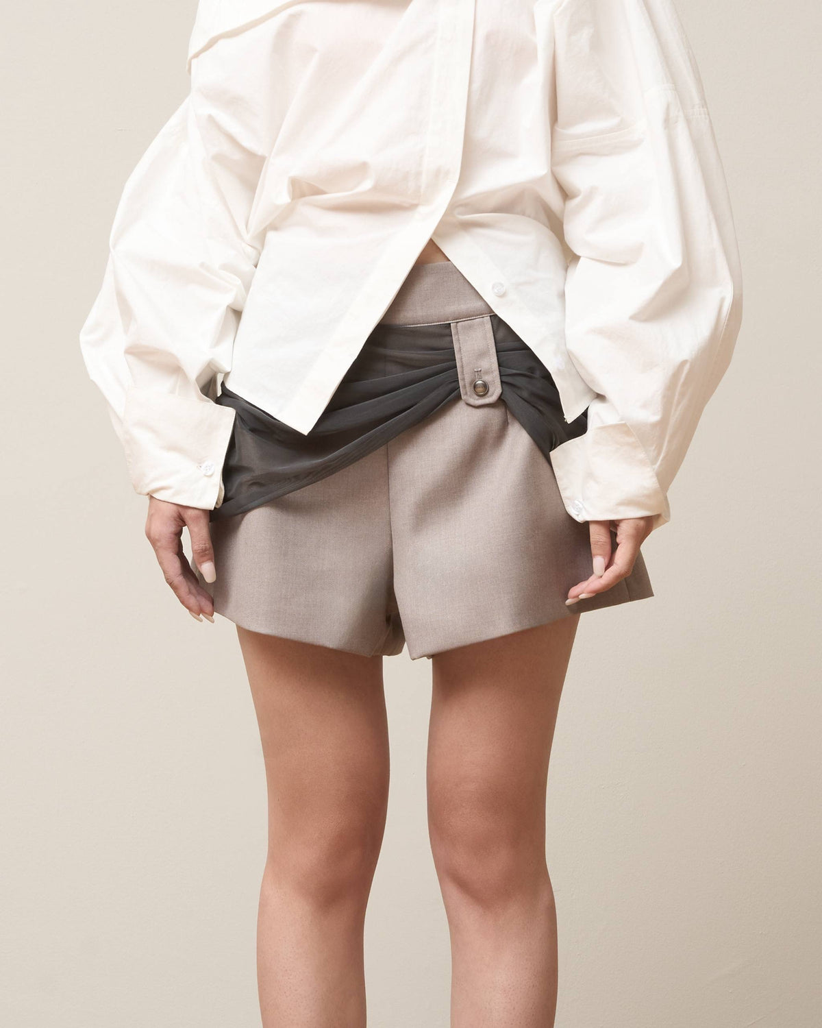 Vol.3 Ch.2 Structured Ruched-Mesh Shorts