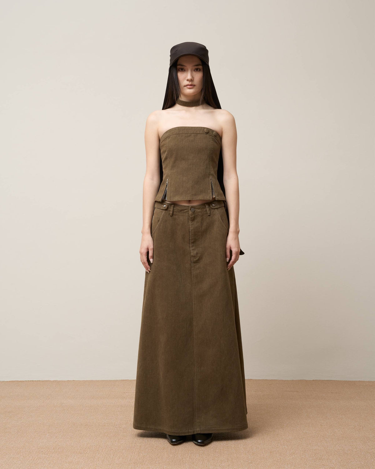 Vol.3 Ch.2 Strapless Zip-Detail Tube Top
