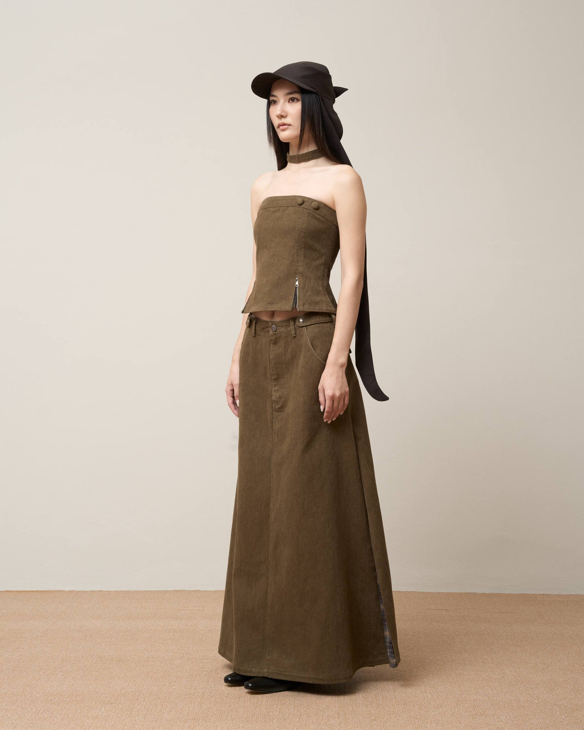 Vol.3 Ch.2 Strapless Zip-Detail Tube Top