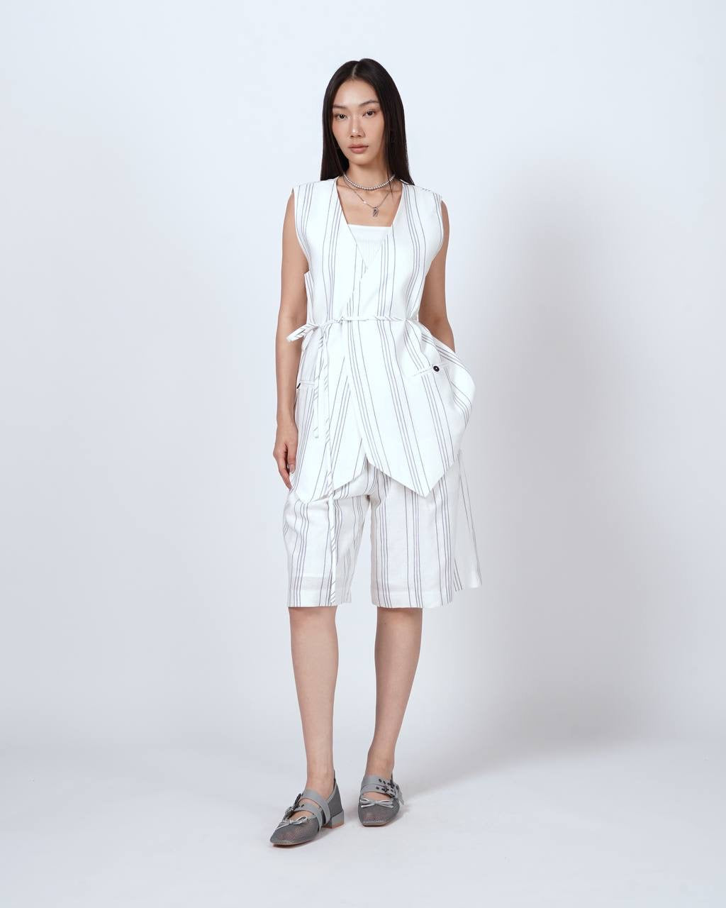 Clean Line Tie Vest