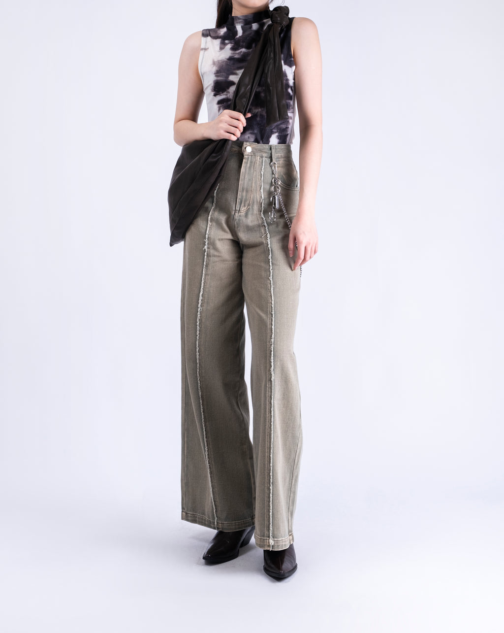 Frayed Center Seam Denim Pants