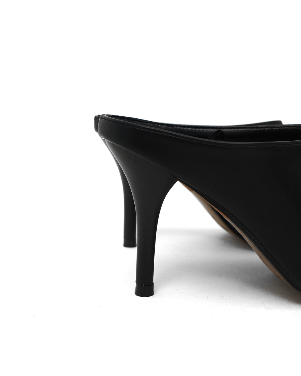 N E O Flip On Pointed Toe Heels