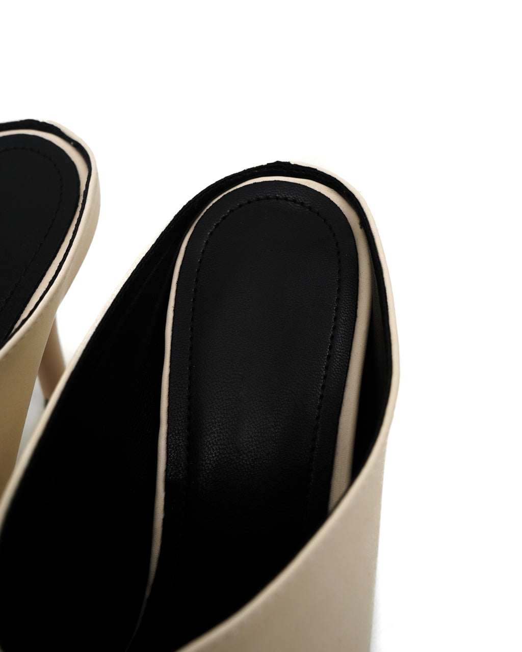N E O Flip On Pointed Toe Heels